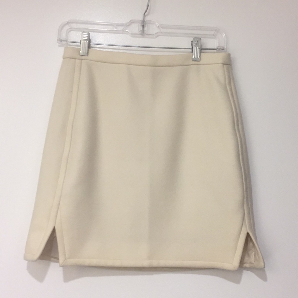 Jcrew cream wool pleated skirt above knee Mideast